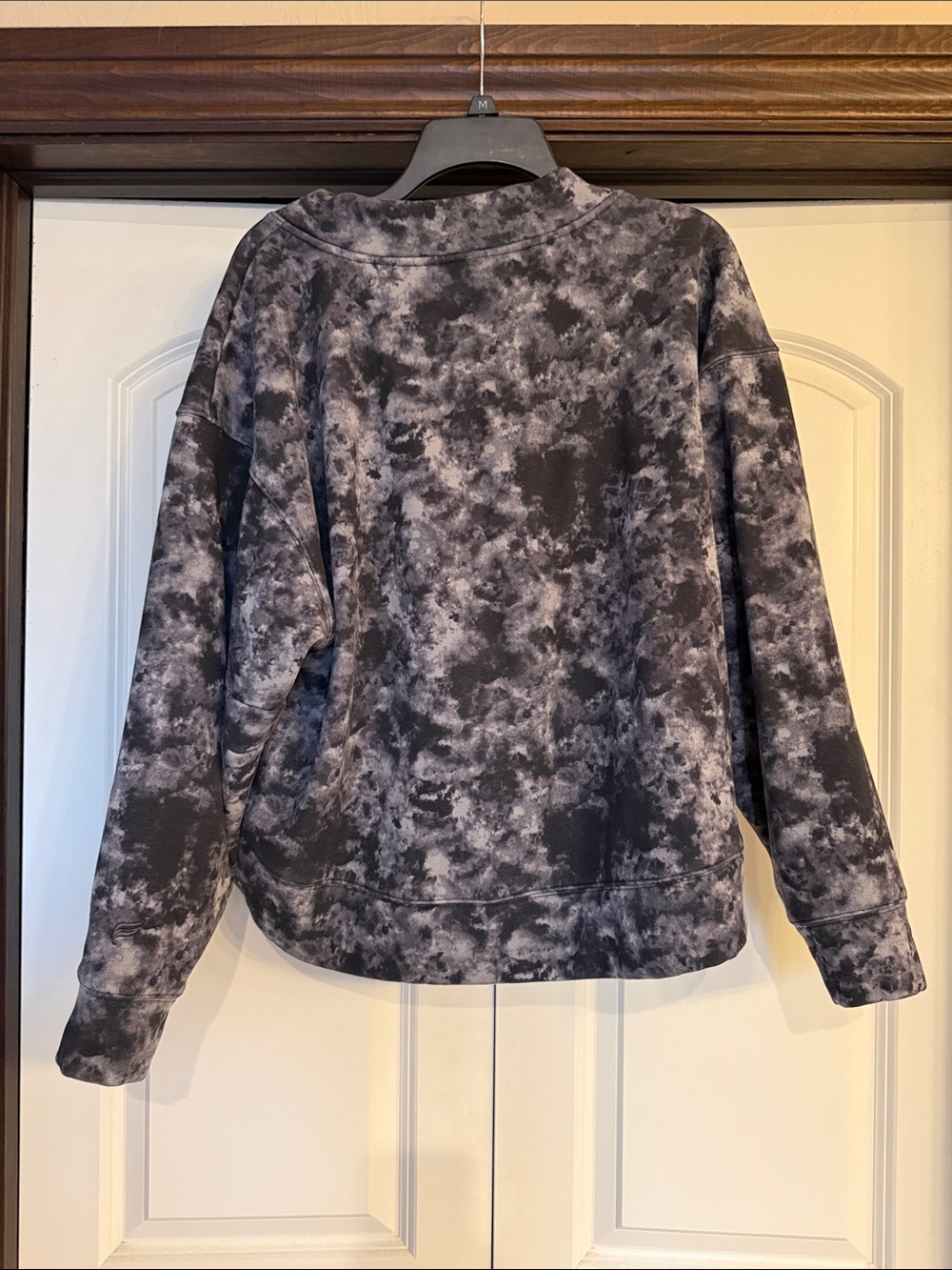 Fabletics Women's Black & Gray Tie-Dye V-Neck Pullover - Picture 3 of 4